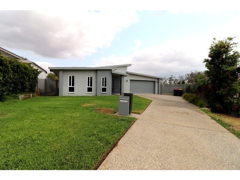 8 Jardine Crescent, Boyne Island QLD 4680