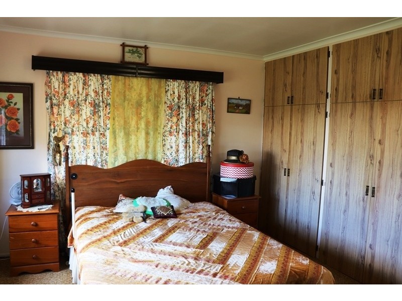 14 King George Street, Mount Larcom QLD 4695