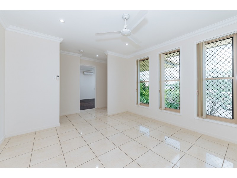 11 Eugenie Court, Glen Eden QLD 4680