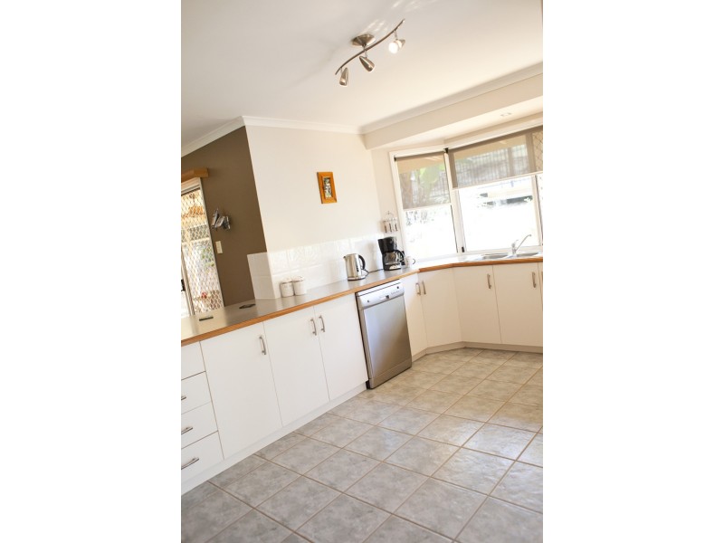 23 Helen Crescent, Wurdong Heights QLD 4680