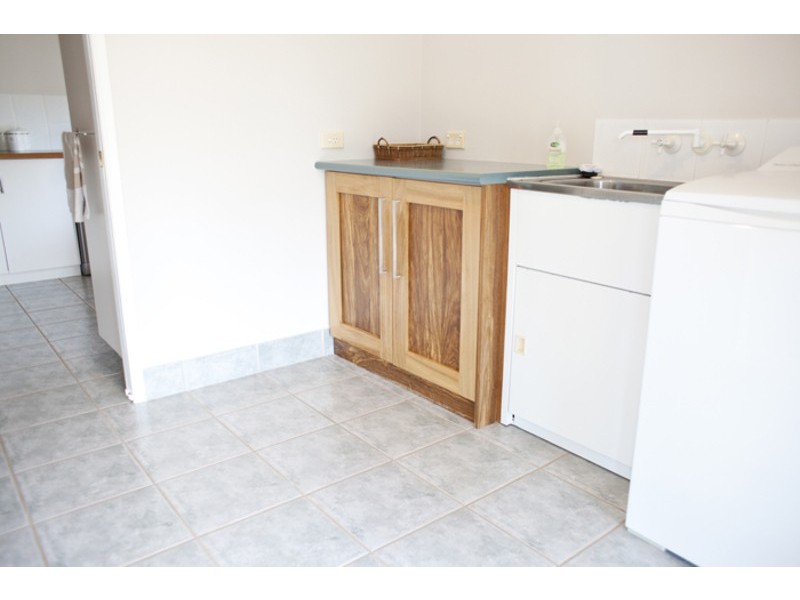 23 Helen Crescent, Wurdong Heights QLD 4680