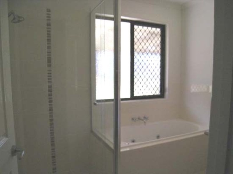 Unit 2/9  Hannah Street, Calliope QLD 4680