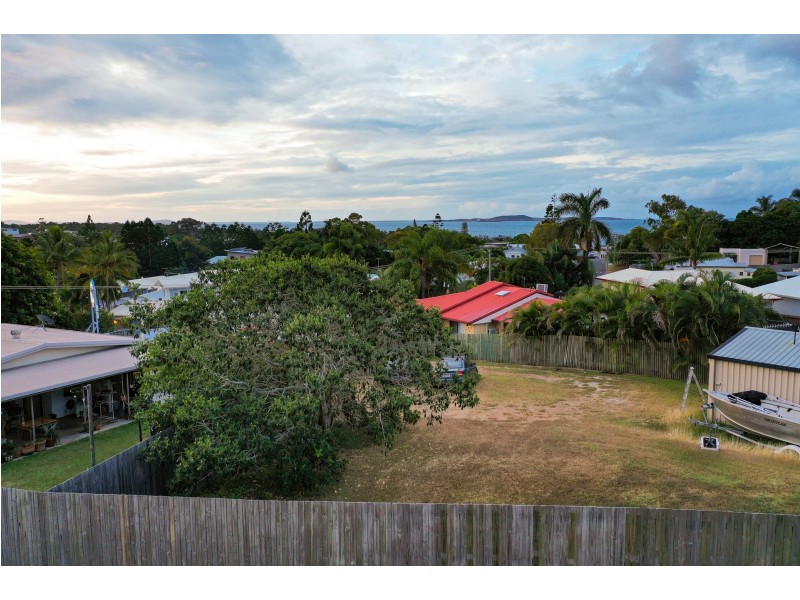 21 Beach Avenue, Tannum Sands QLD 4680