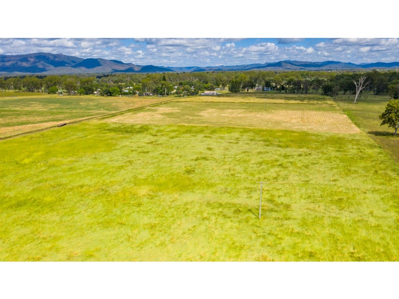 176 Mount Hector Road, Boyne Valley QLD 4680
