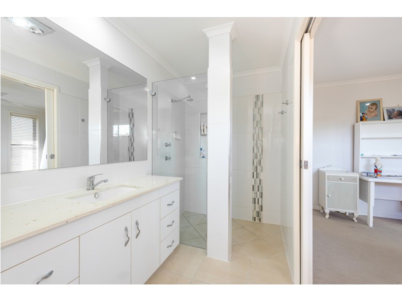 17 Beatle Parade, Calliope QLD 4680