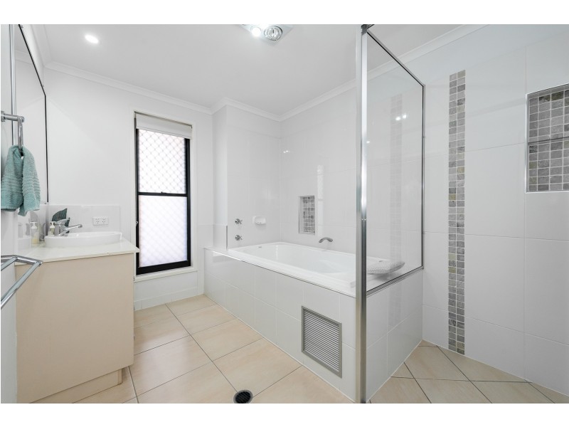 17 Beatle Parade, Calliope QLD 4680