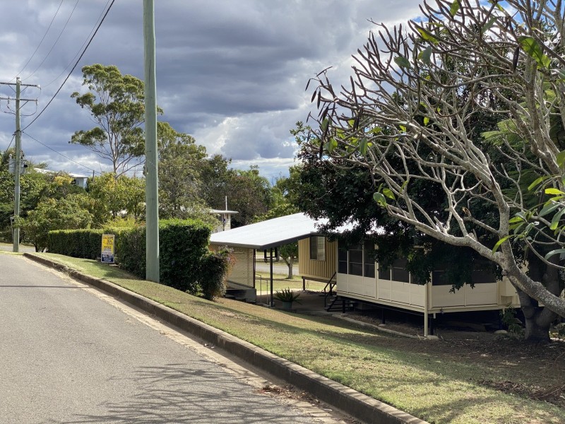 2 Davis Street, Mount Larcom QLD 4695