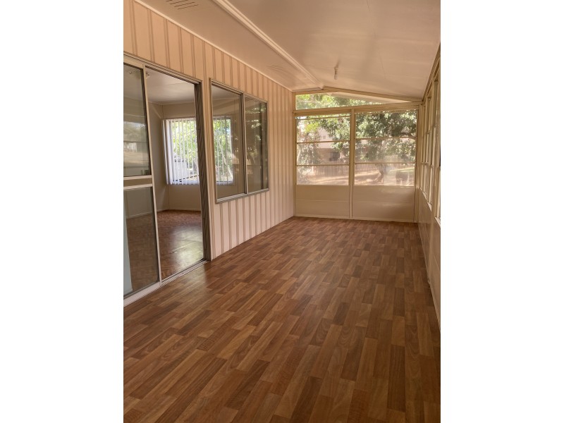 2 Davis Street, Mount Larcom QLD 4695