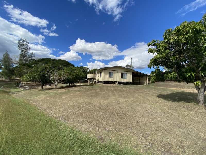 2 Davis Street, Mount Larcom QLD 4695