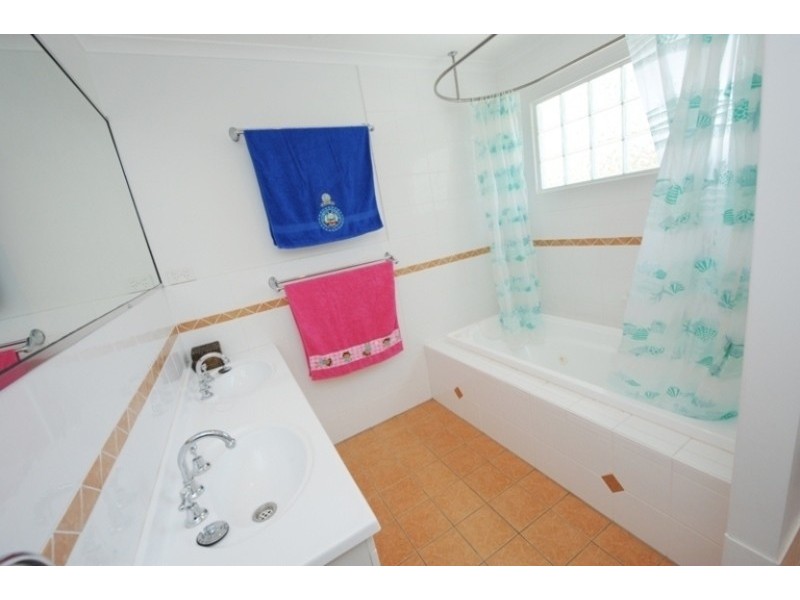 20 Yalkarra Crescent, Wurdong Heights QLD 4680