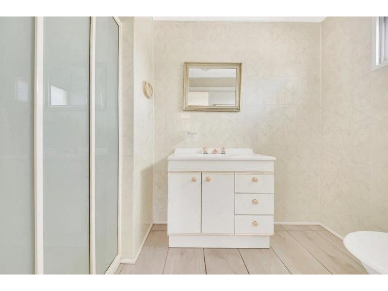 11 Aquarius Ave, Calliope QLD 4680