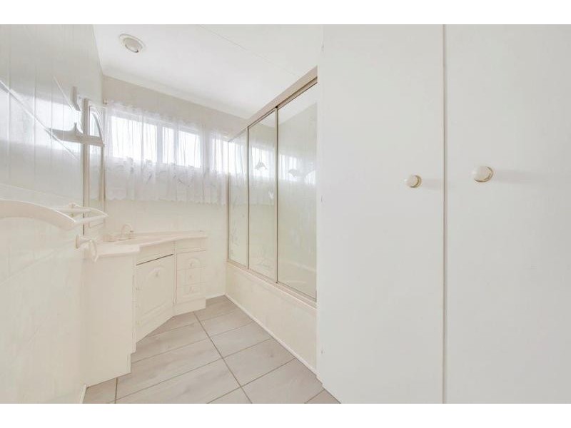 11 Aquarius Ave, Calliope QLD 4680