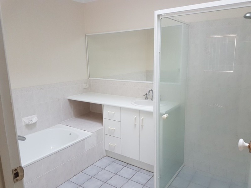 3 Ailsa Street, West Gladstone QLD 4680