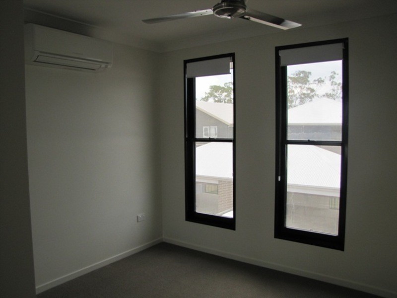 1/1 Wedgetail Rd, Clinton QLD 4680