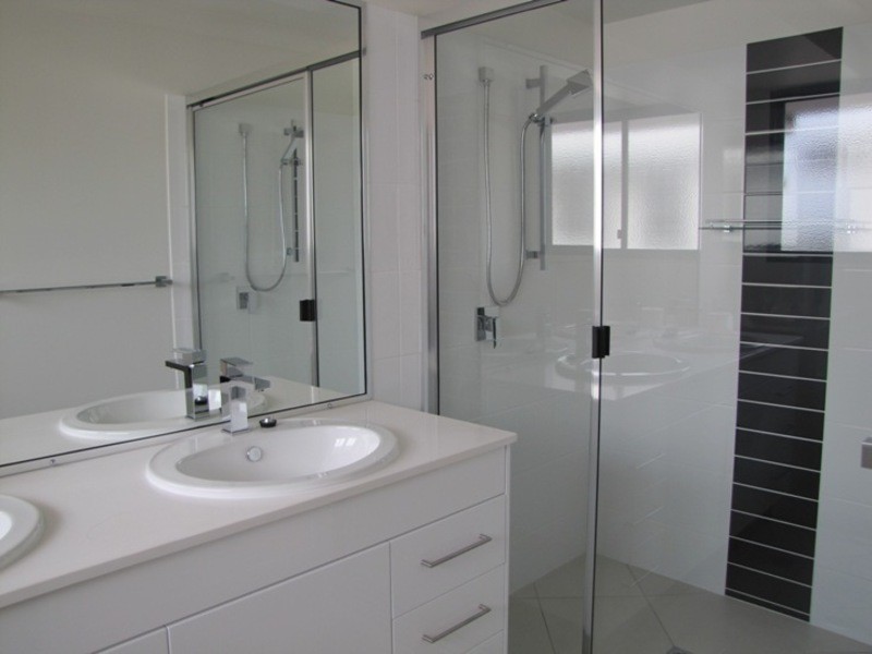 1/1 Wedgetail Rd, Clinton QLD 4680