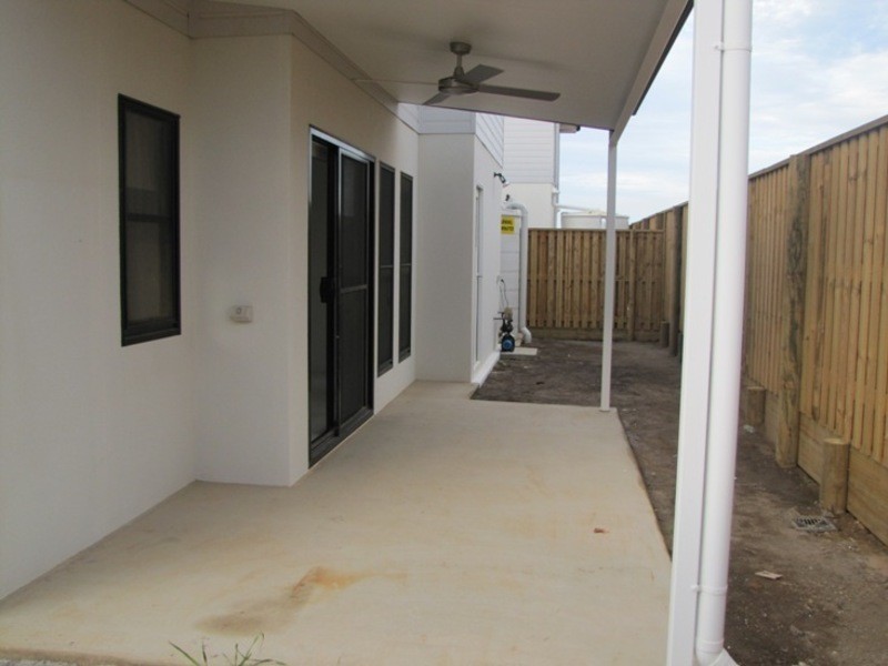 1/1 Wedgetail Rd, Clinton QLD 4680