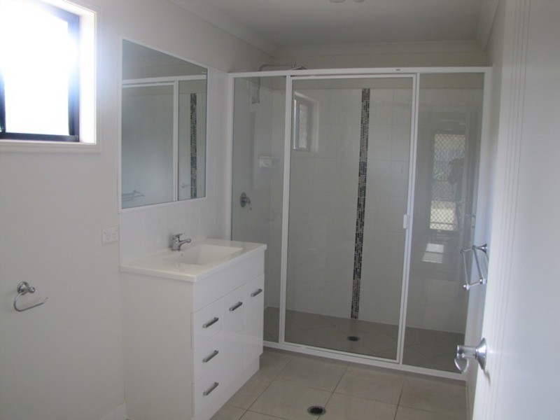 8 Central Avenue, Calliope QLD 4680