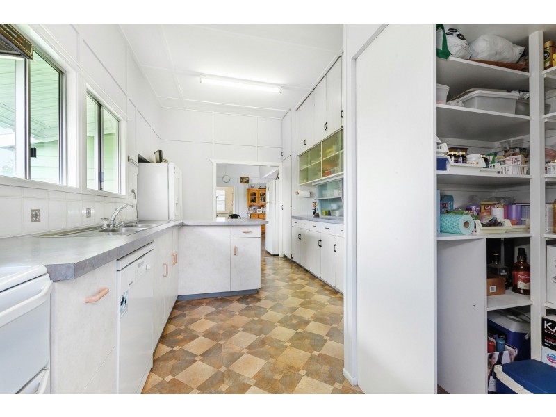 357 Marsh Road, Wooderson QLD 4680