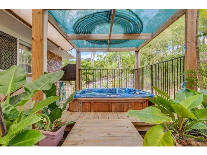 42 Helen Crescent, Wurdong Heights QLD 4680