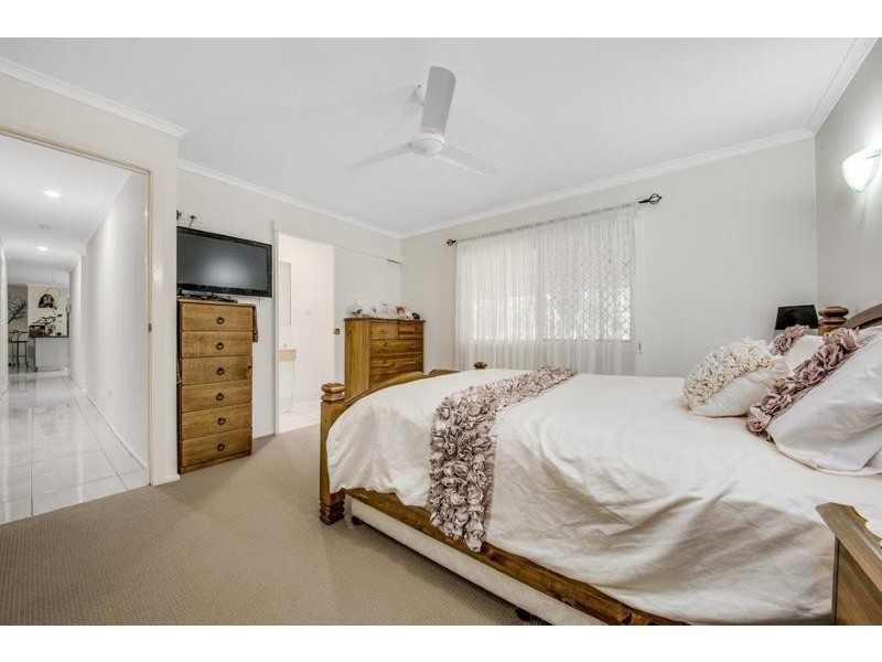 42 Helen Crescent, Wurdong Heights QLD 4680