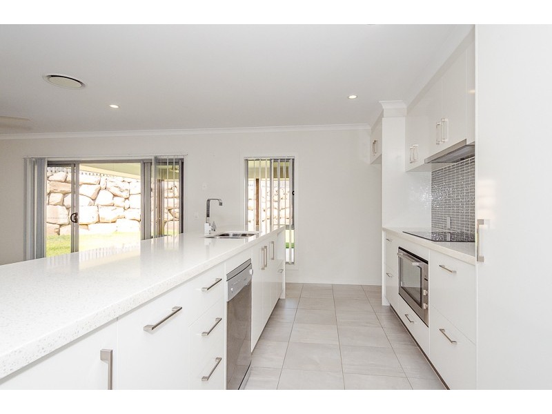 27 Tulipwood Circuit, Boyne Island QLD 4680