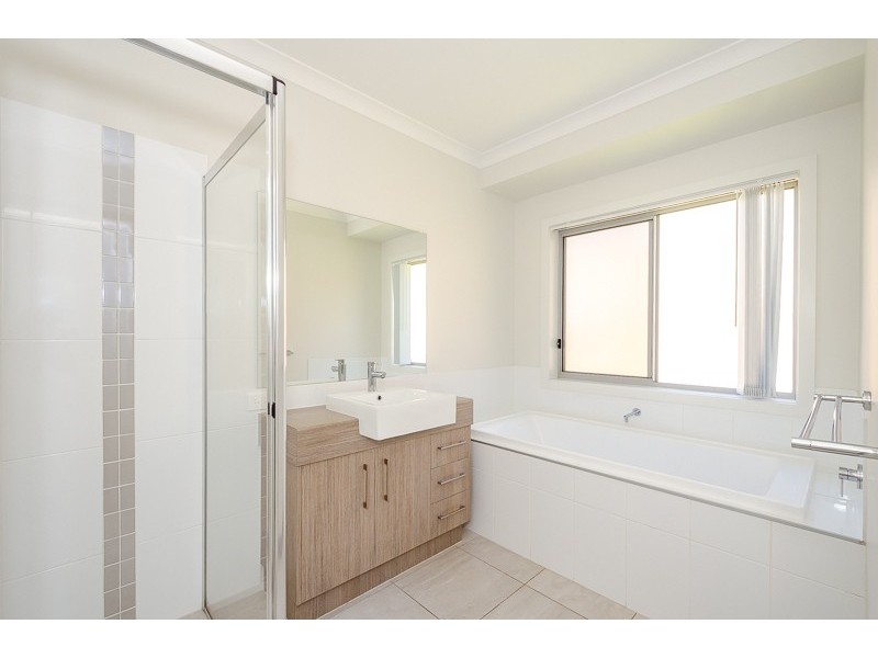 27 Tulipwood Circuit, Boyne Island QLD 4680