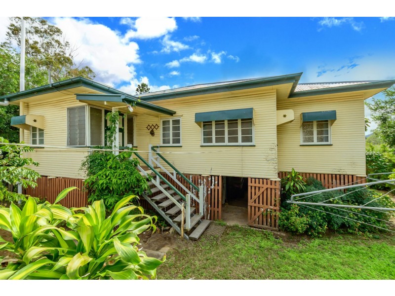 11 King George Street, Mount Larcom QLD 4695