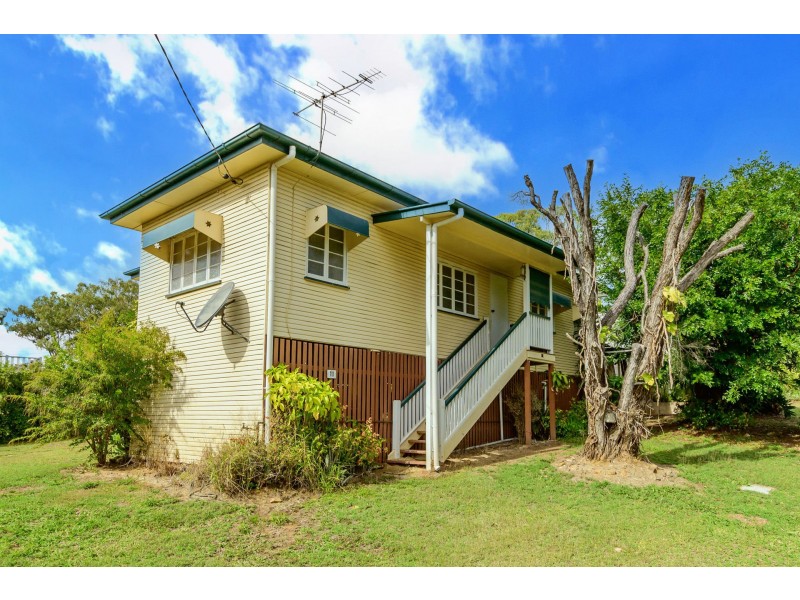 11 King George Street, Mount Larcom QLD 4695