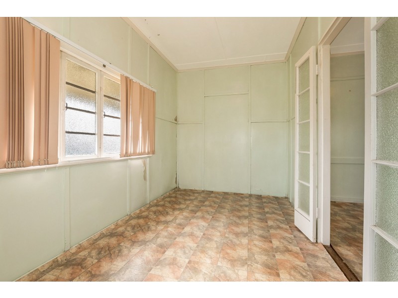 11 King George Street, Mount Larcom QLD 4695