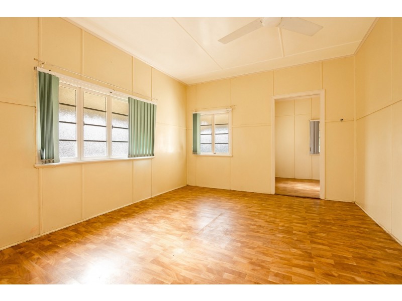 11 King George Street, Mount Larcom QLD 4695