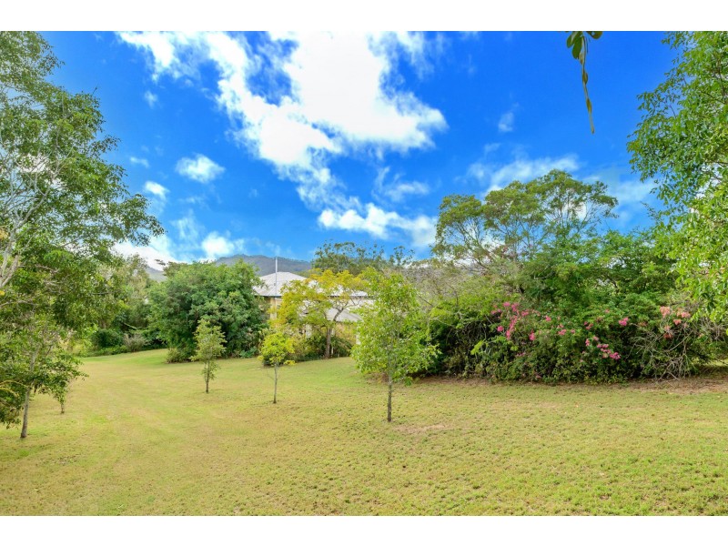 11 King George Street, Mount Larcom QLD 4695