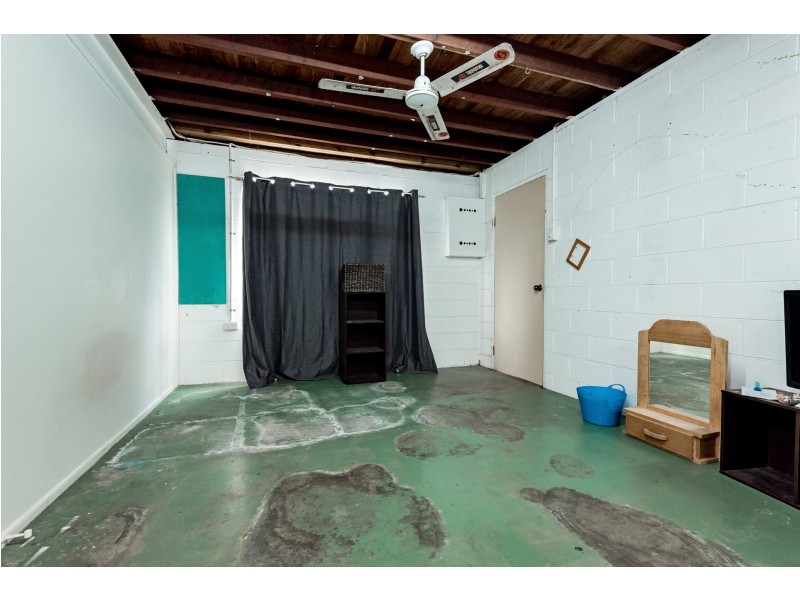 5 Salgado Street, Boyne Island QLD 4680