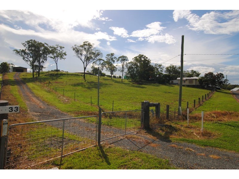 33 Balfour Street, Mount Larcom QLD 4695