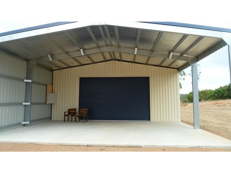 33 Balfour Street, Mount Larcom QLD 4695