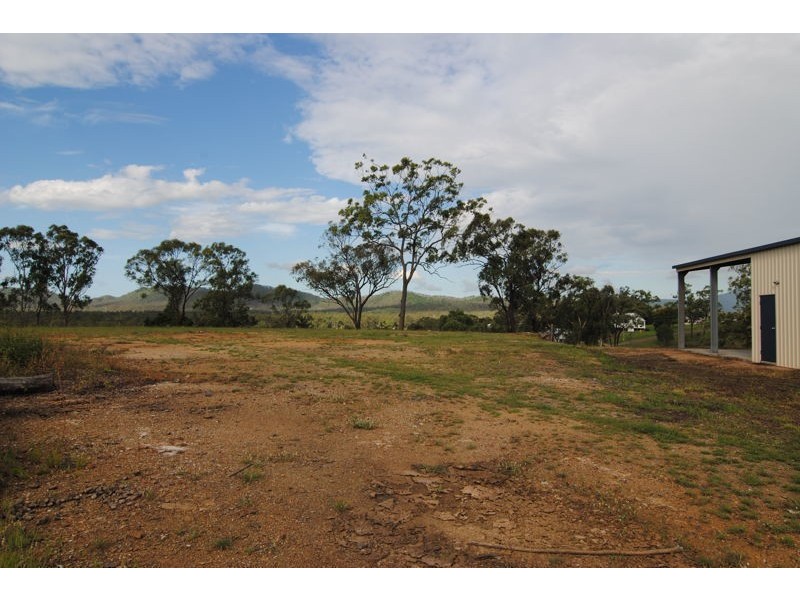 33 Balfour Street, Mount Larcom QLD 4695