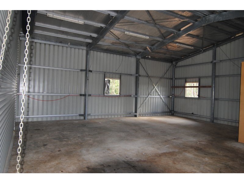 33 Balfour Street, Mount Larcom QLD 4695