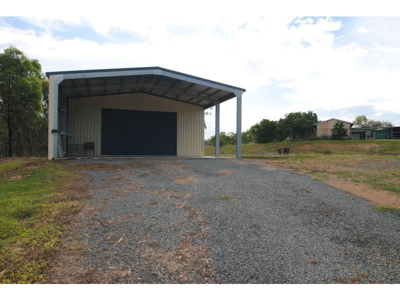 33 Balfour Street, Mount Larcom QLD 4695