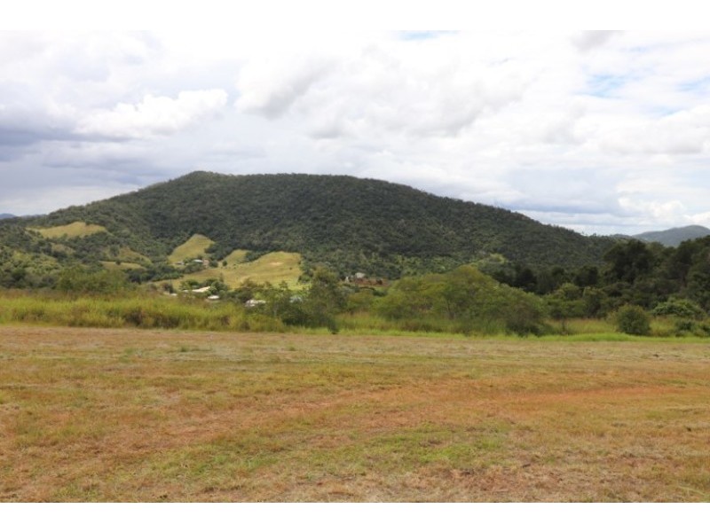32 McEachran Road, West Stowe QLD 4680