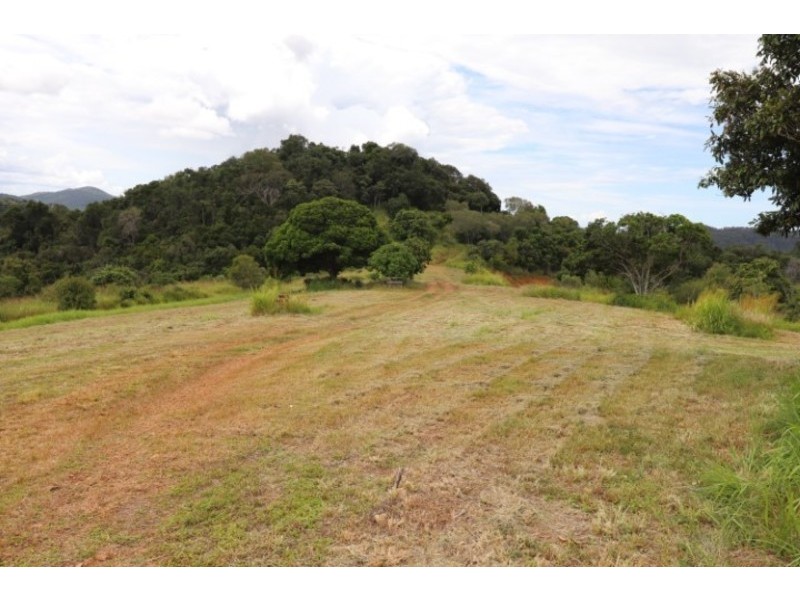 32 McEachran Road, West Stowe QLD 4680