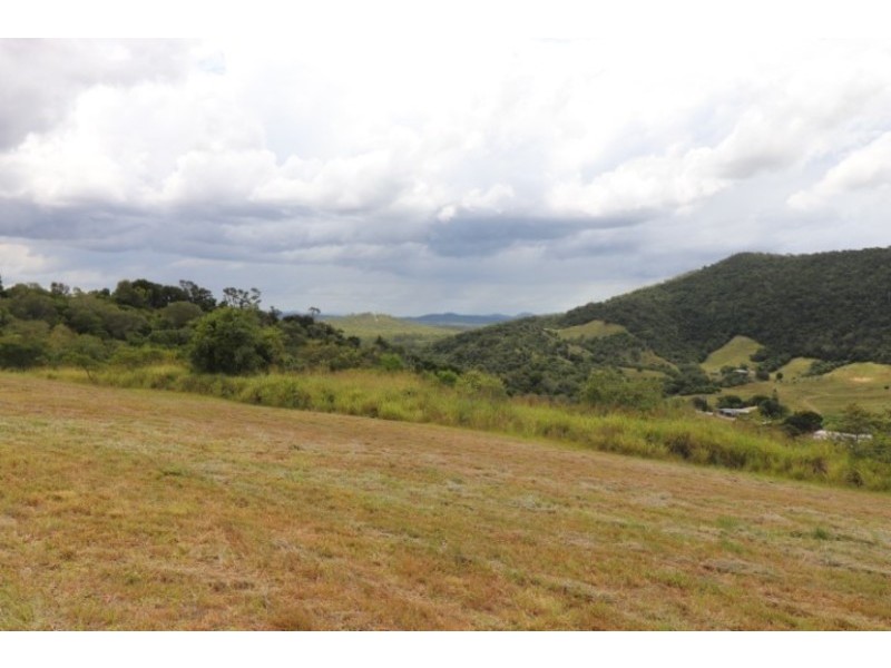 32 McEachran Road, West Stowe QLD 4680