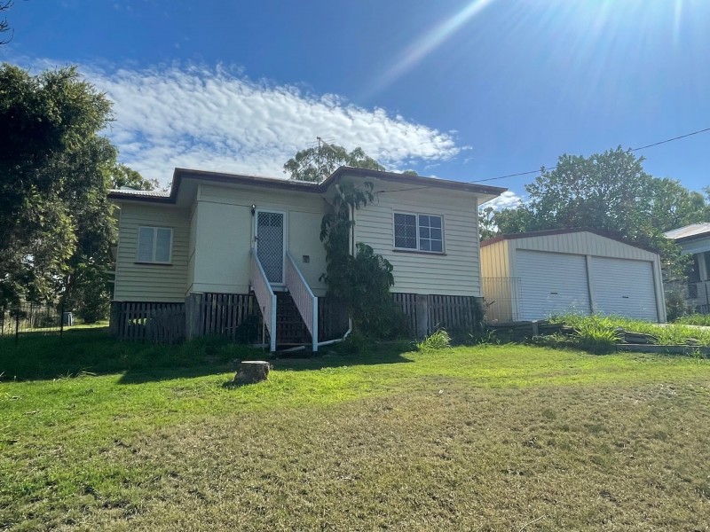 39 Balfour Street, Mount Larcom QLD 4695