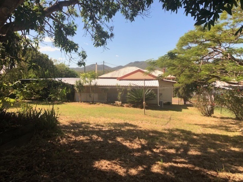 39 Balfour Street, Mount Larcom QLD 4695