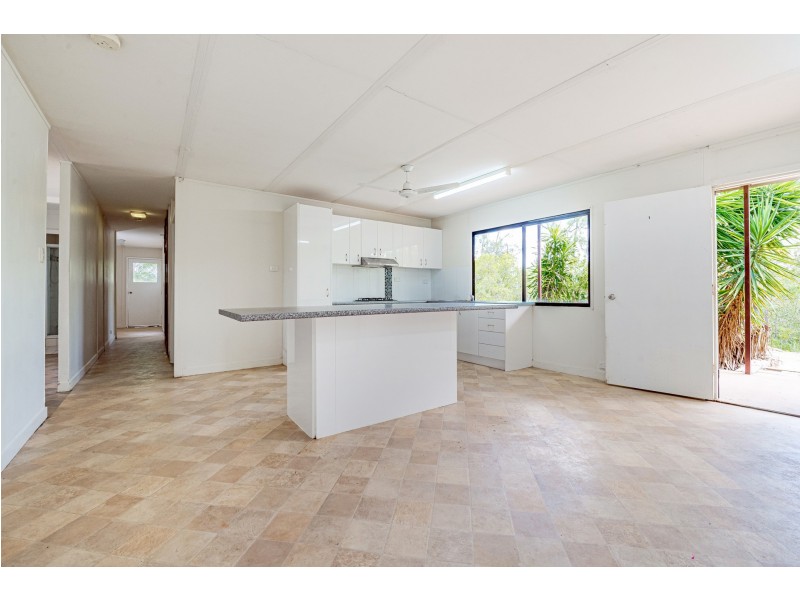 20 Aquarius Avenue, River Ranch QLD 4680