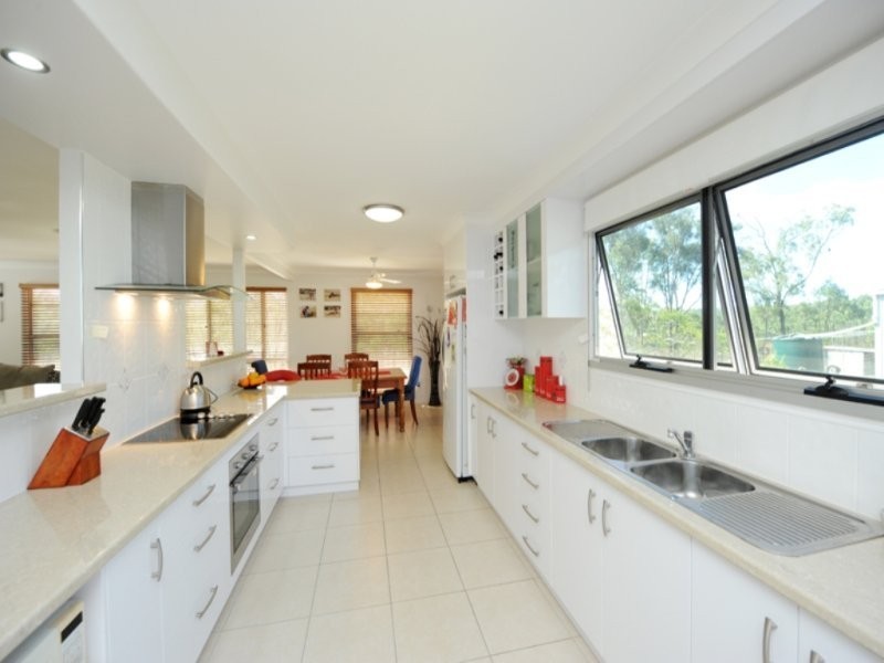 6 Wyndham Avenue, Beecher QLD 4680