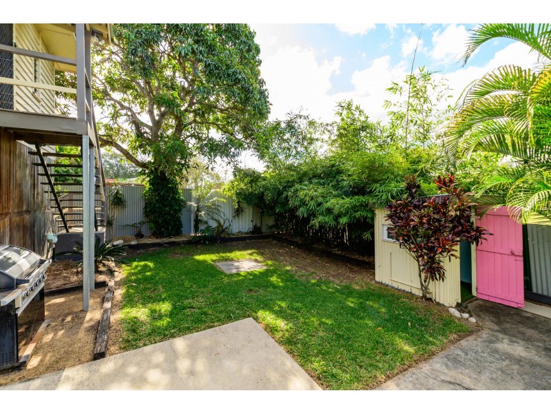 8 Raglan Street, Mount Larcom QLD 4695