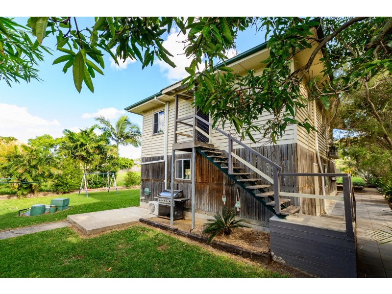 8 Raglan Street, Mount Larcom QLD 4695
