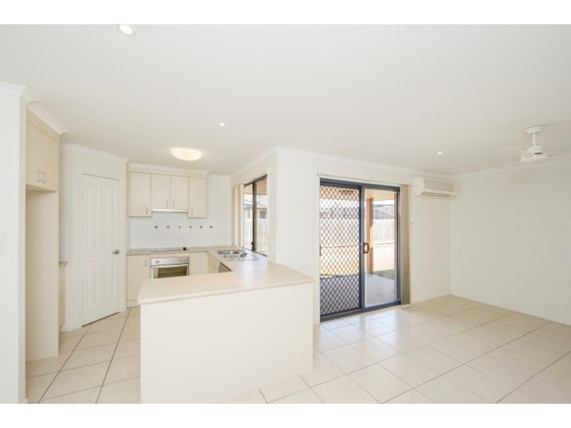 16 Bridgeman Place, New Auckland QLD 4680