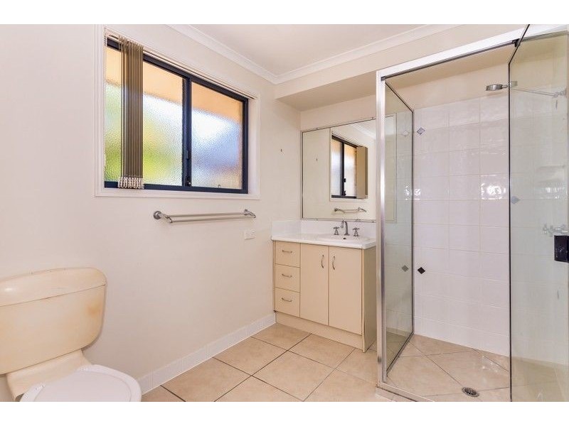 16 Bridgeman Place, New Auckland QLD 4680