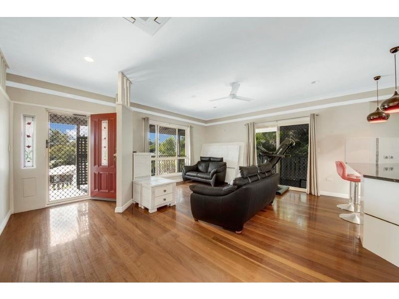 9 Sharyn Drive, New Auckland QLD 4680