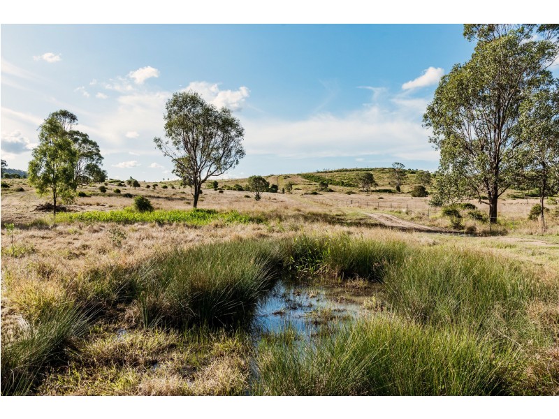 80 Dunnetts Road, Machine Creek QLD 4695